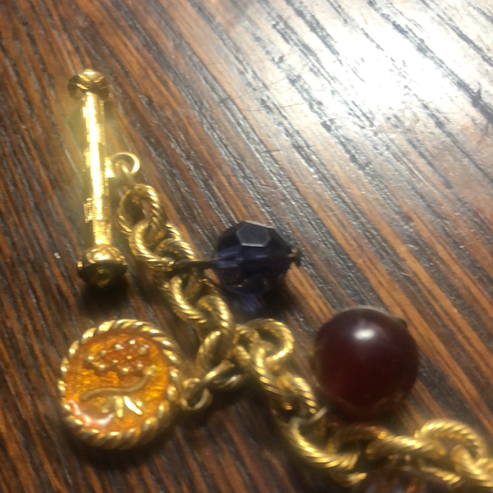 Stunning vintage charm bracelet - Picture 6 of 9